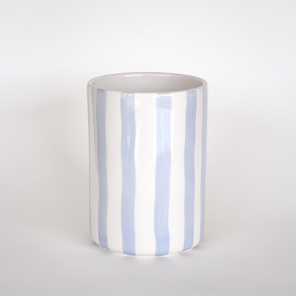 Vase mit Streifen
